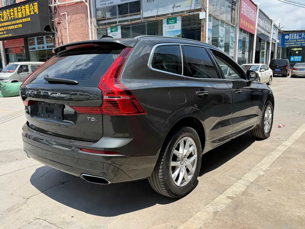 Volvo XC60 2019 — фото 11