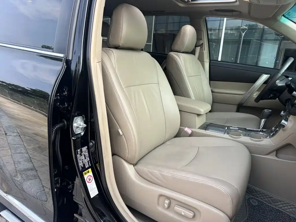 Toyota Highlander 2014 — фото 11