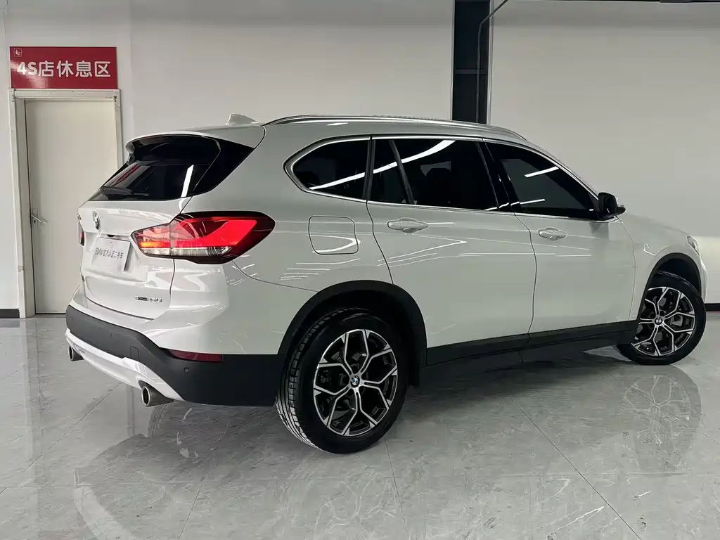 BMW X1 2022 — фото 5