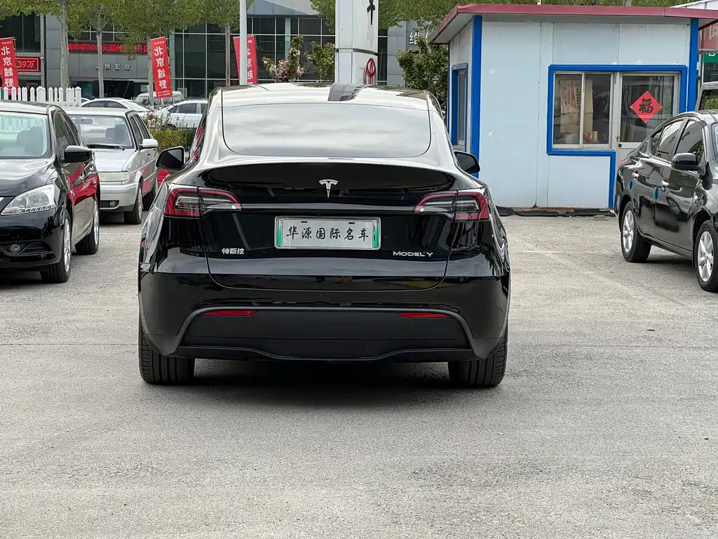 Tesla Model Y 2023 — фото 12