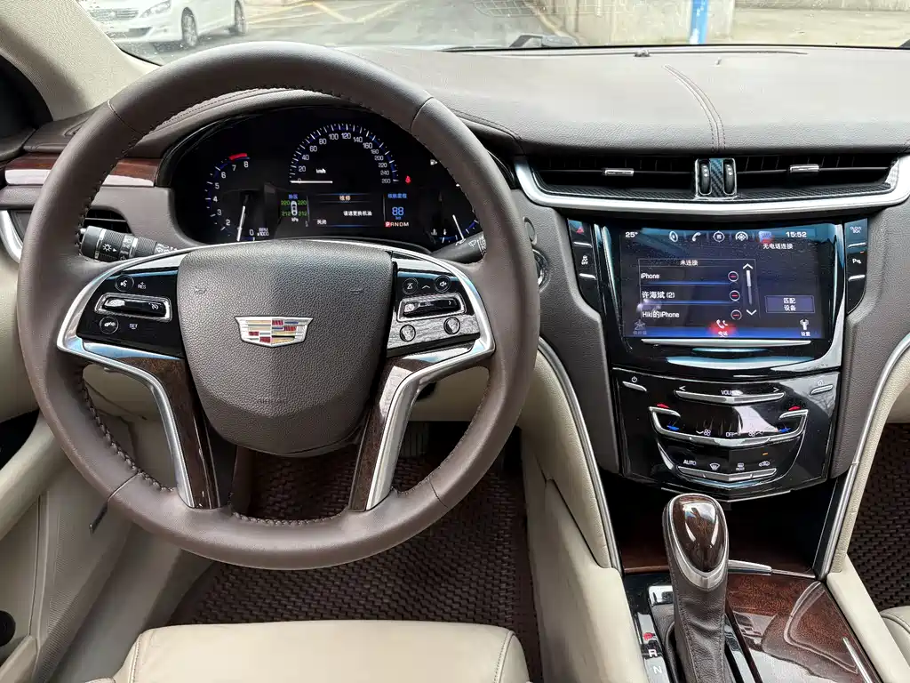 Cadillac XTS 2016 — фото 13