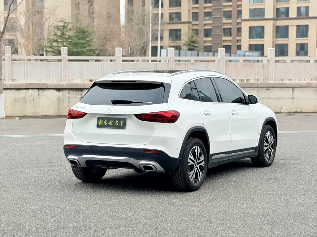 Mercedes-Benz GLA 2024 — фото 13