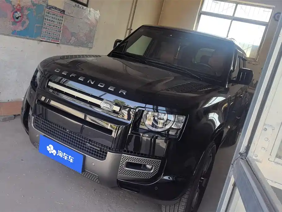 Land Rover Defender 2023