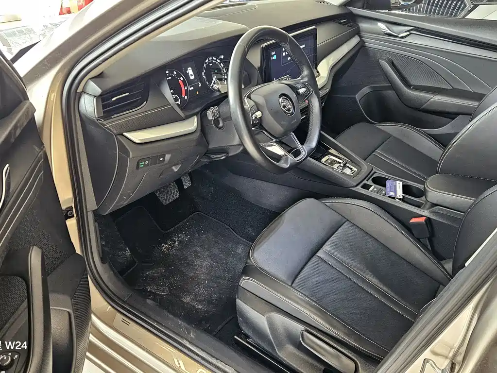 Skoda Octavia 2022 — фото 22