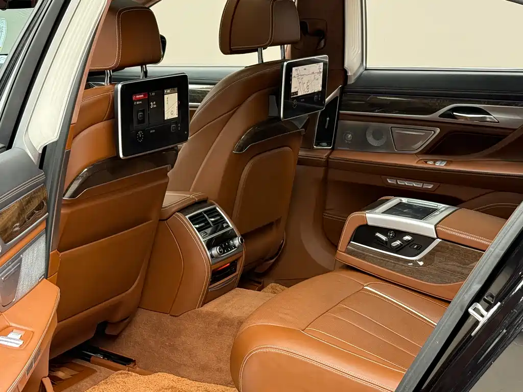 BMW 7 Series 2018 — фото 4