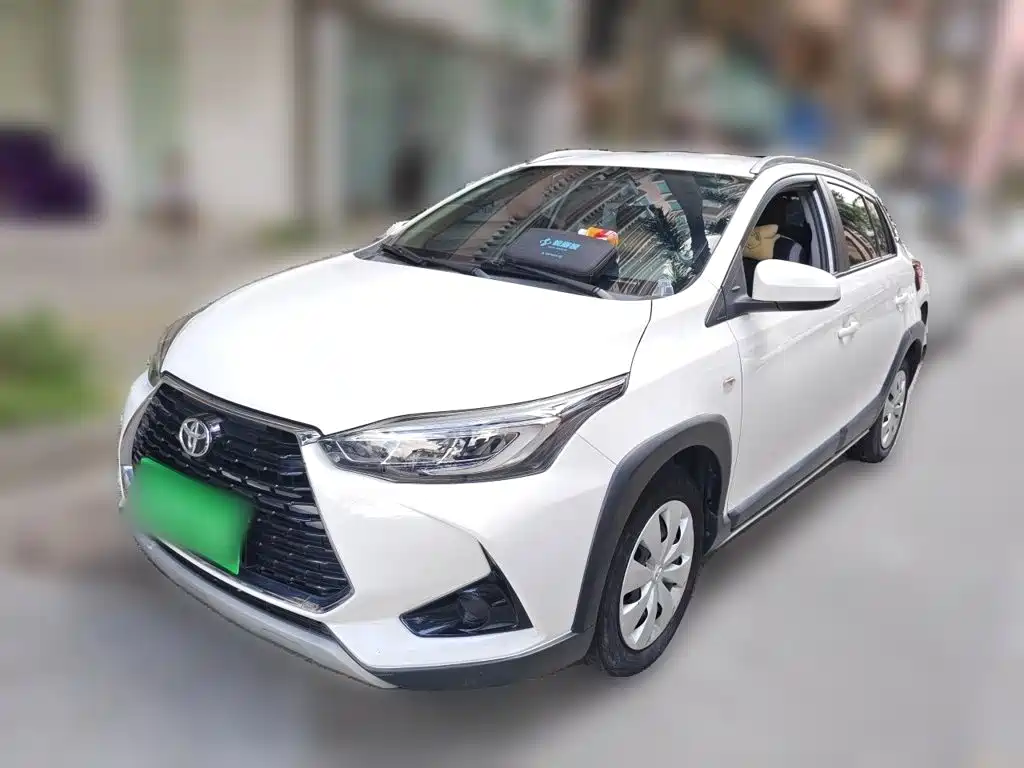 Toyota Yaris L 2022 — фото 2