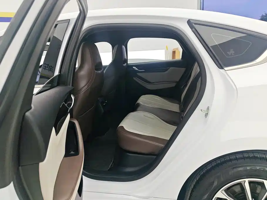 BYD Qin PLUS 2025 — фото 11