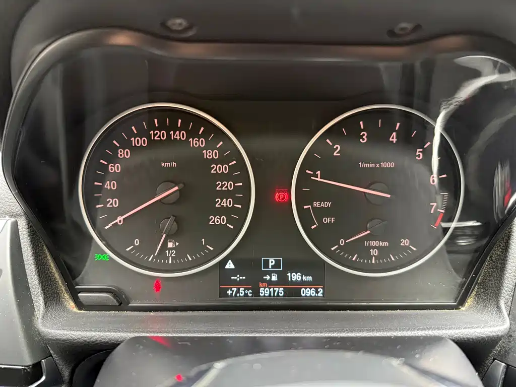 BMW 1 Series 2017 — фото 10