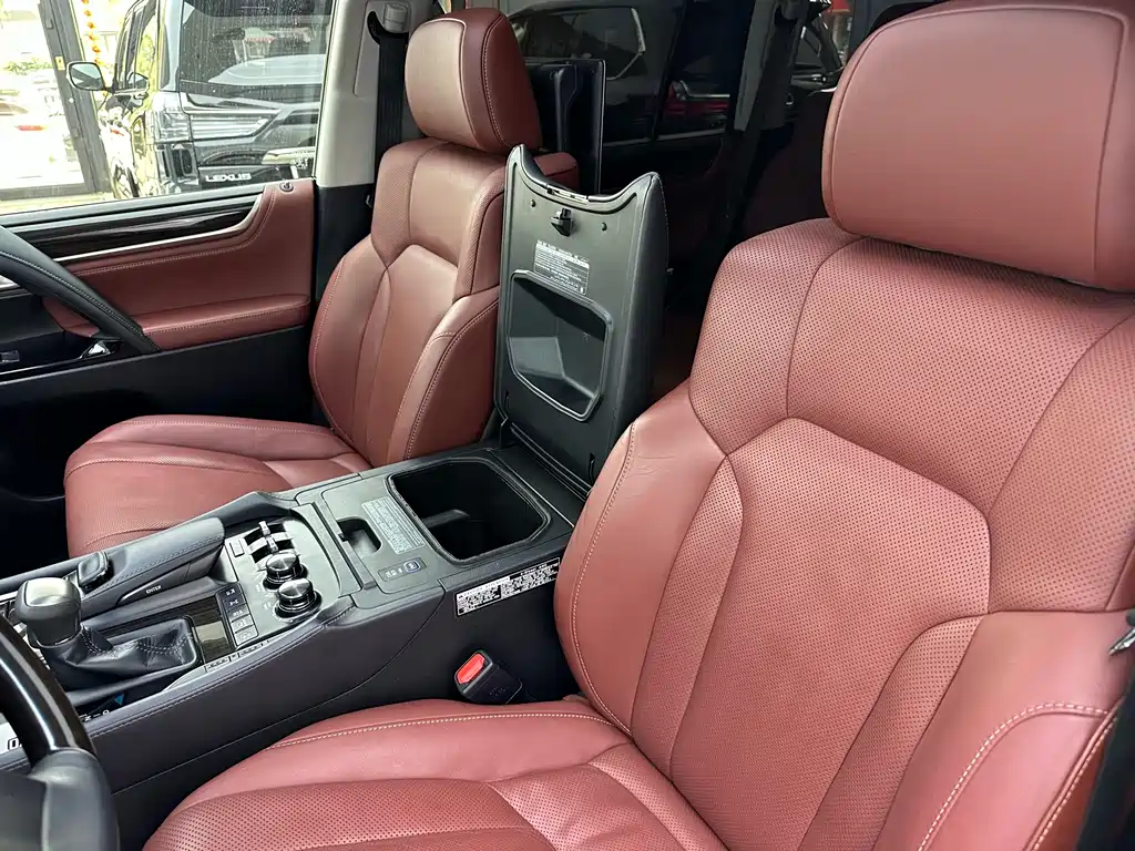 Lexus LX 2017 — фото 13