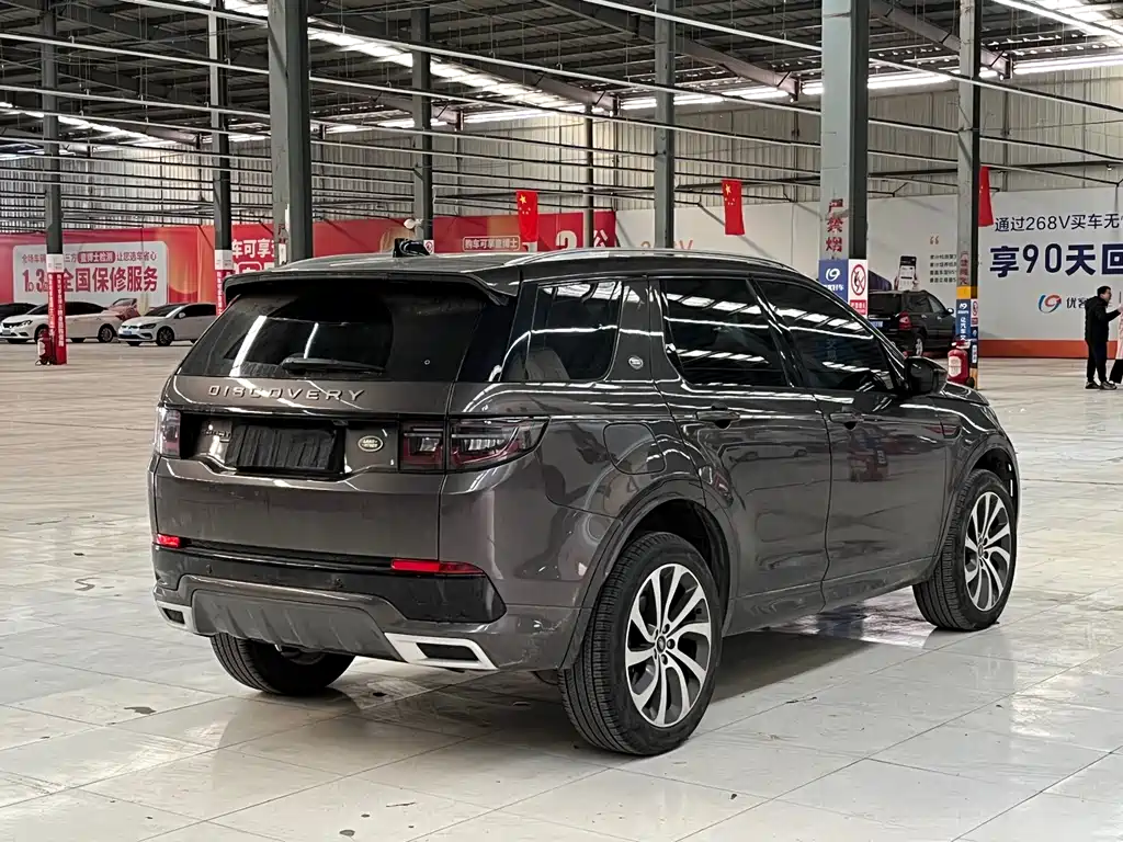 Land Rover Discovery Sport 2023 — фото 16