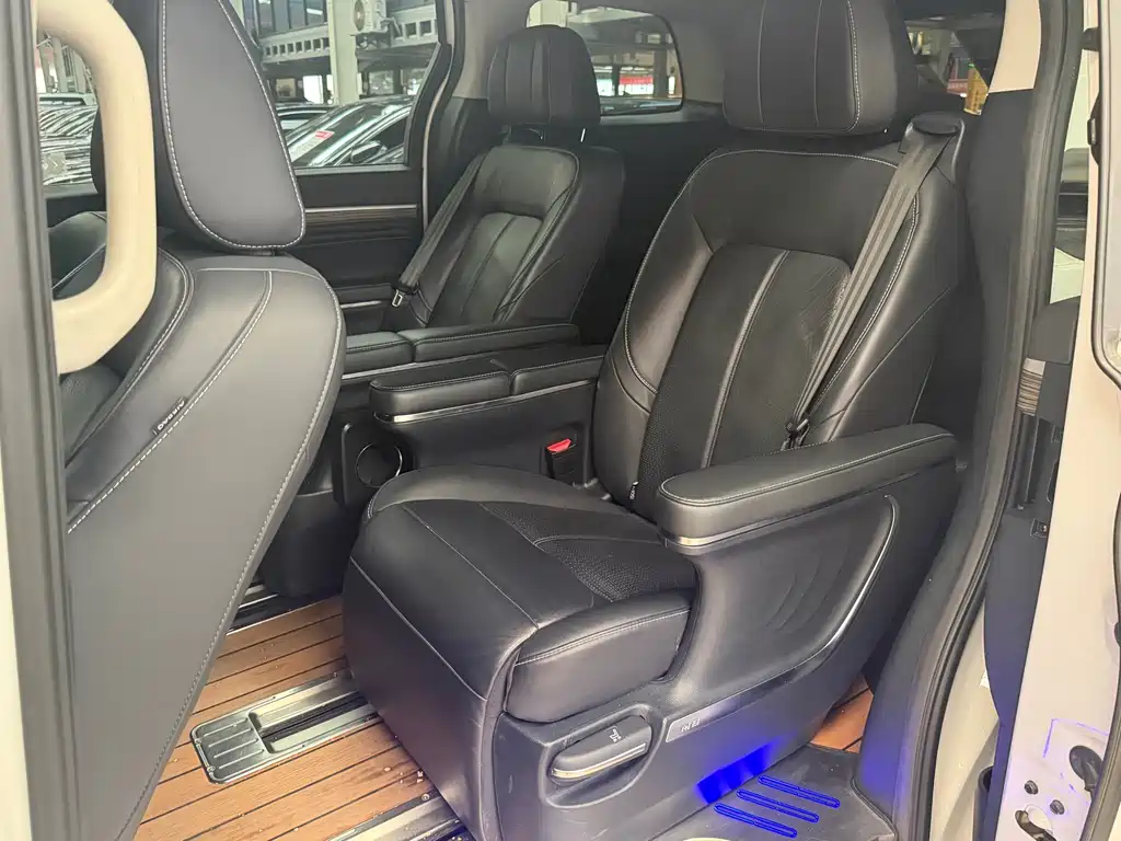 GAC Motor Trumpchi M8 2023 — фото 4