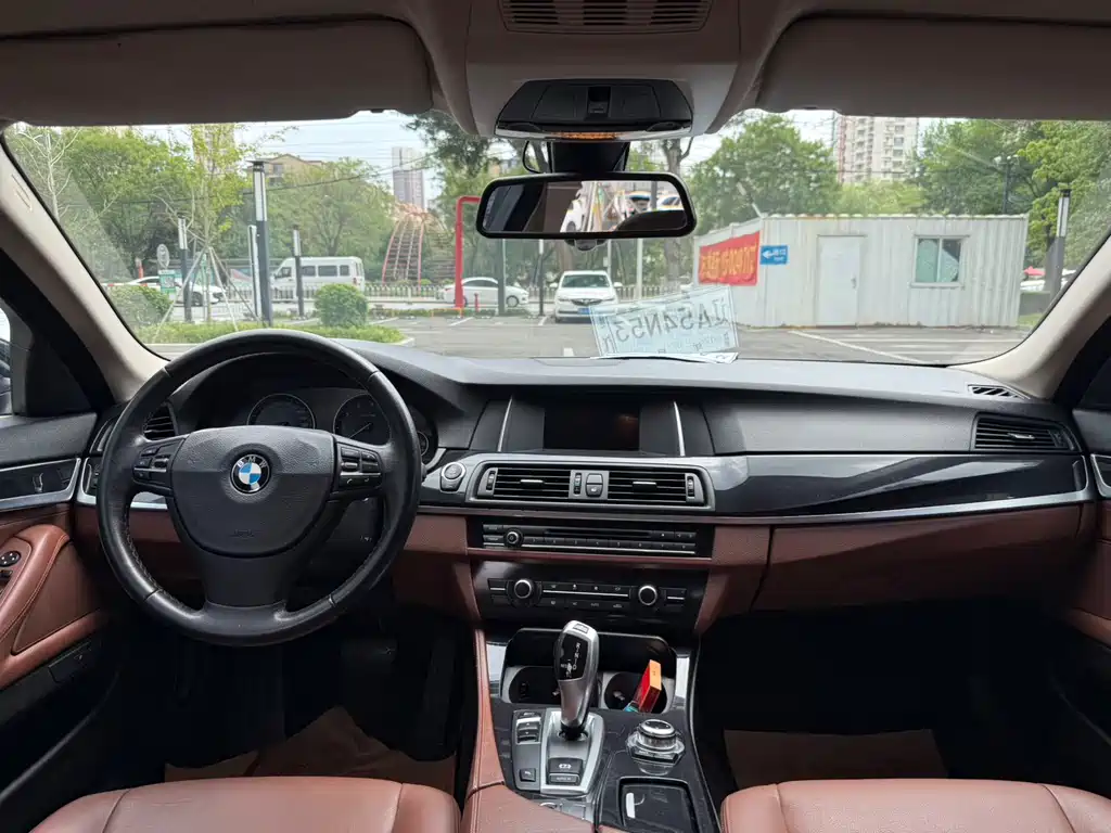 BMW 5 Series 2015 — фото 8