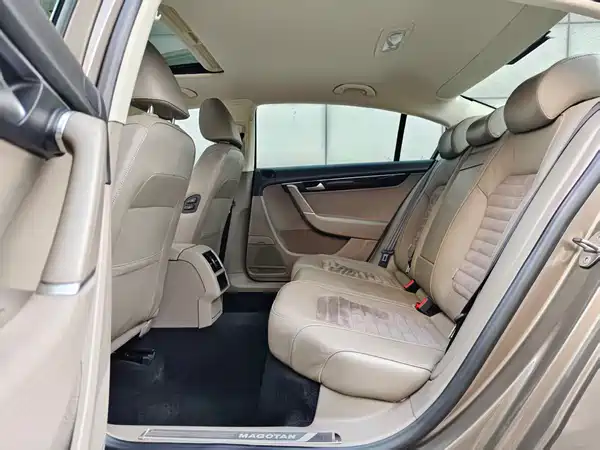 Volkswagen Magotan 2015