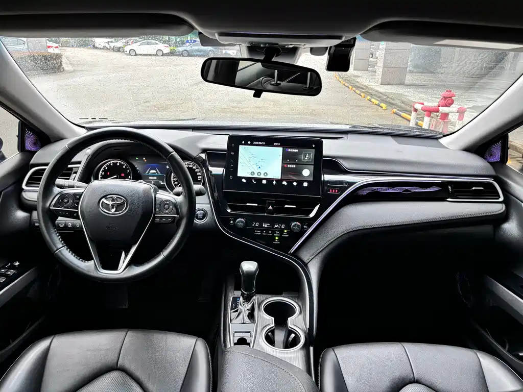 Toyota Camry 2023 — фото 9
