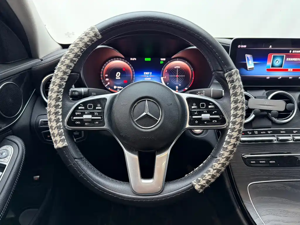 Mercedes-Benz C-Class 2019 — фото 17