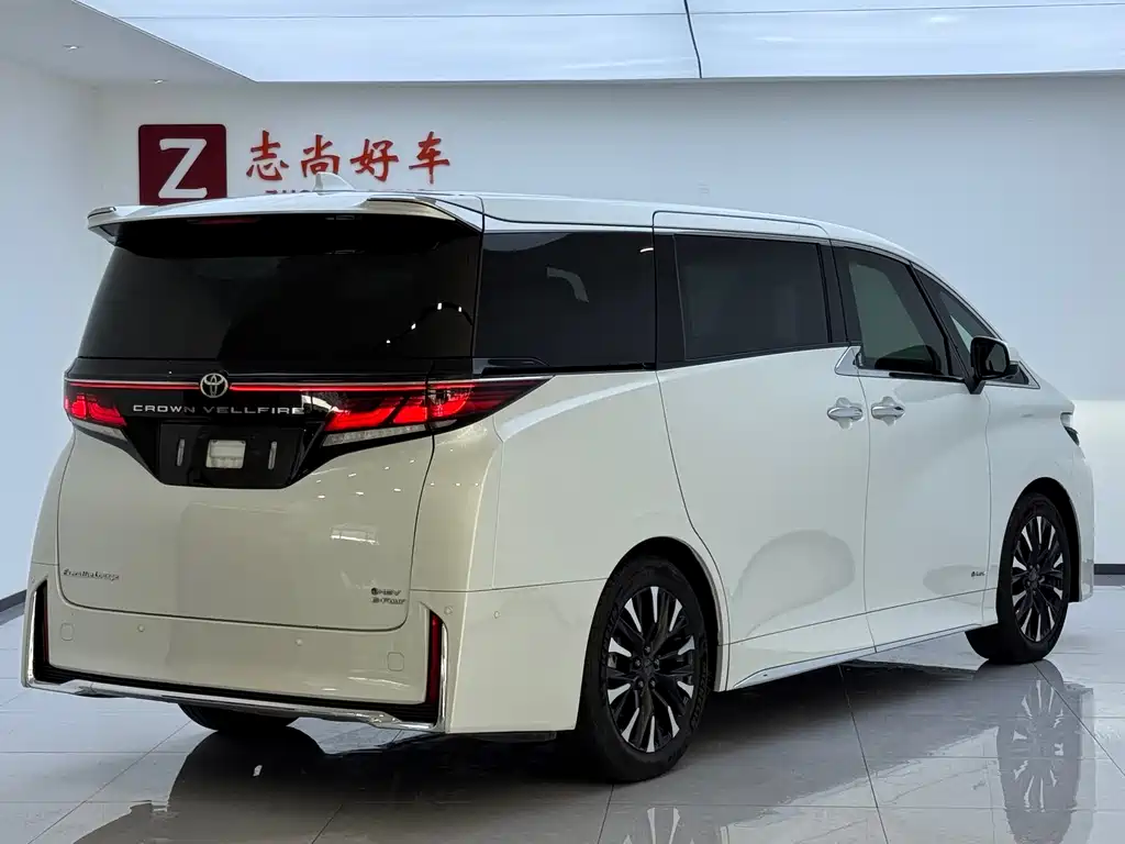 Toyota Vellfire 2024 — фото 13