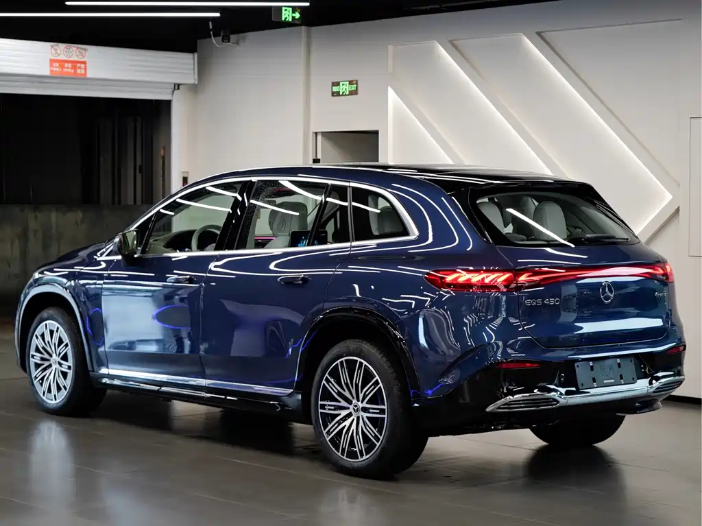 Mercedes-Benz EQS SUV 2023 — фото 4
