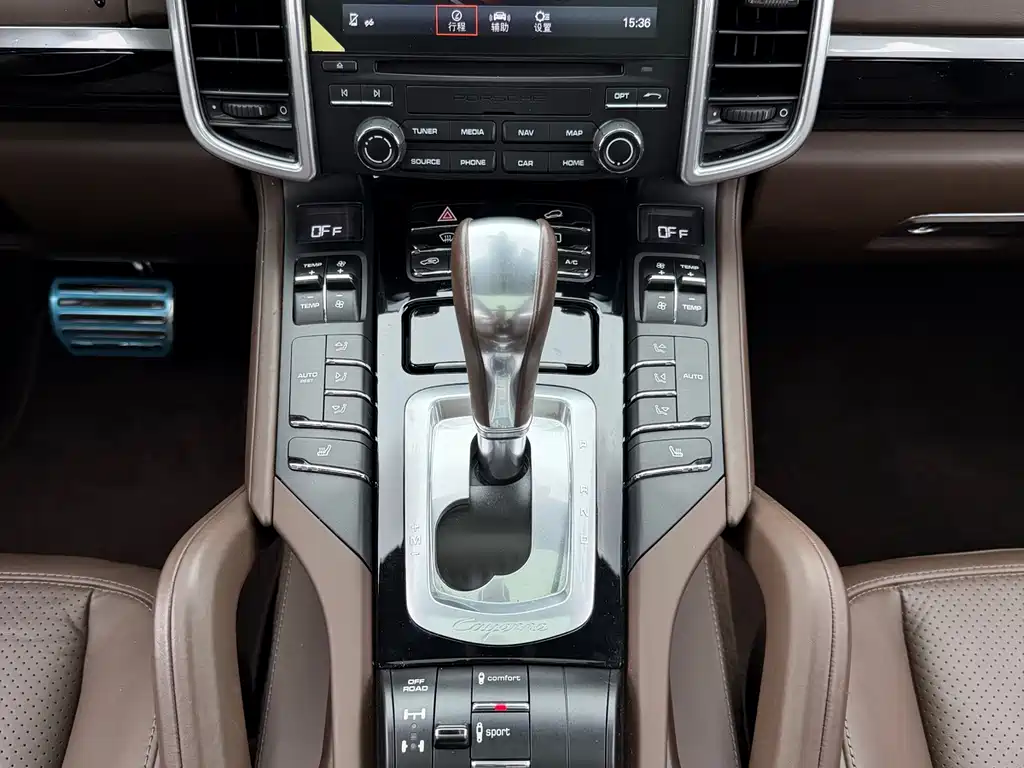 Porsche Cayenne 2017 — фото 10