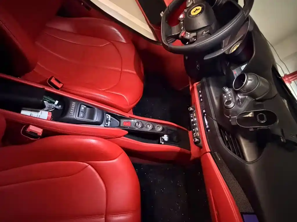 Ferrari F8 2022 — фото 17