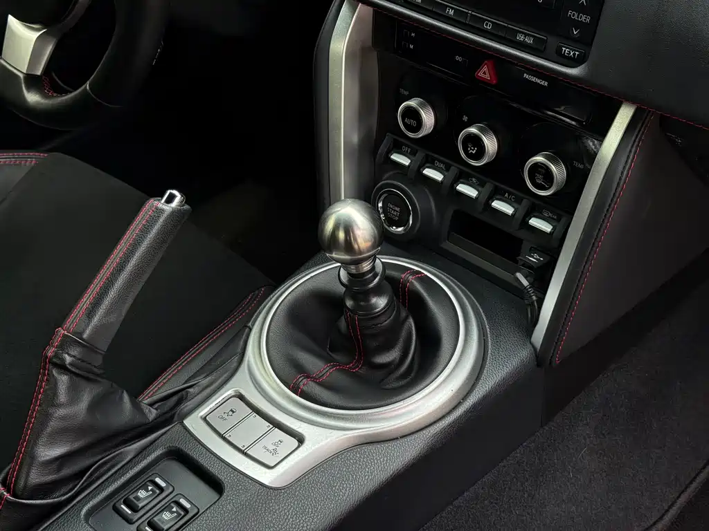 Subaru BRZ 2019 — фото 10