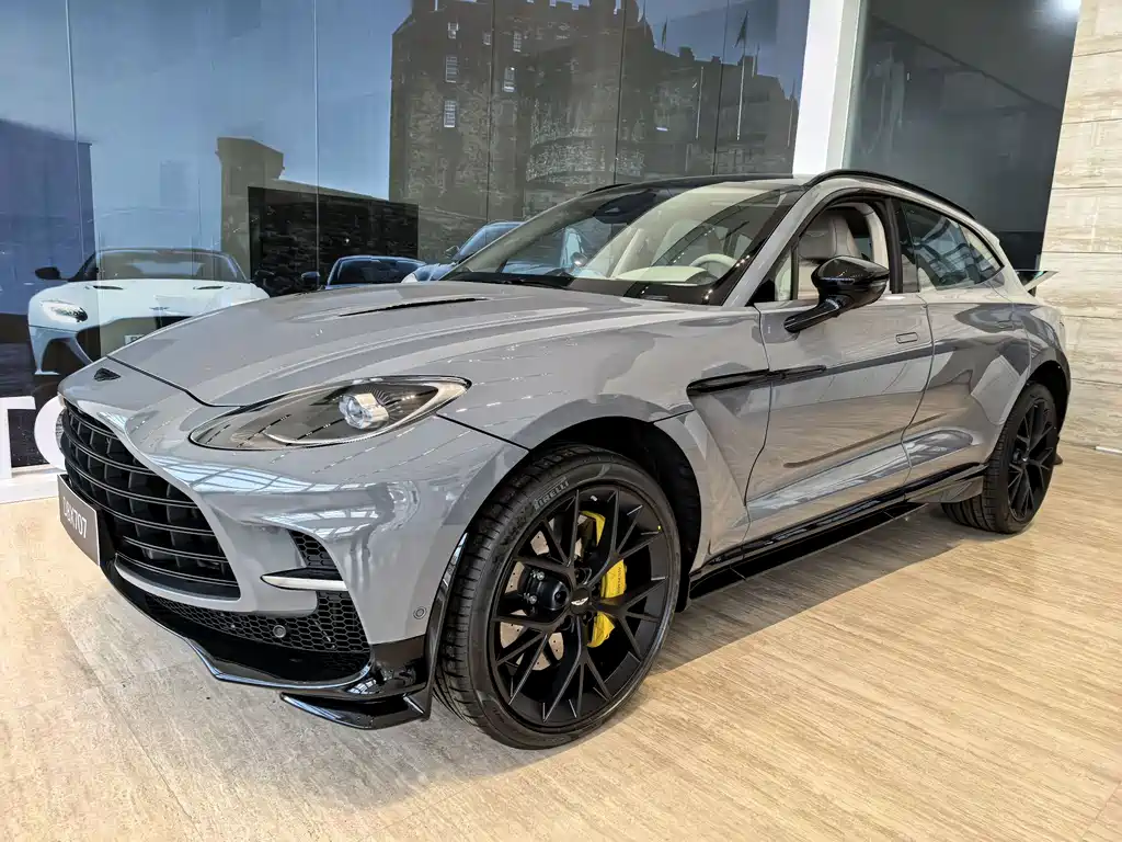 Aston Martin DBX — фото 1
