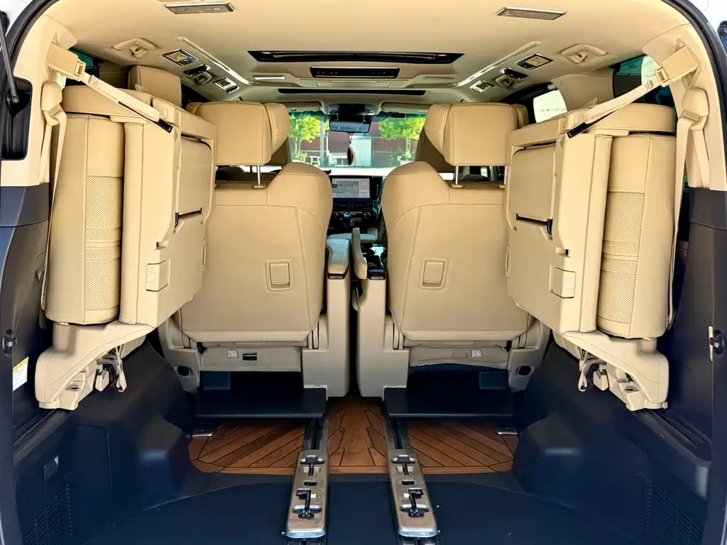 Toyota Alphard 2021 — фото 15