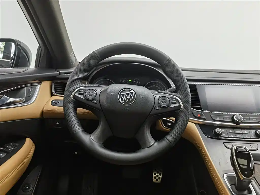 Buick LaCrosse 2017 — фото 11