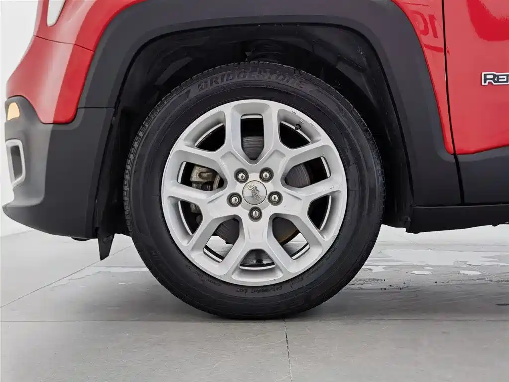 Jeep Renegade 2016 — фото 17