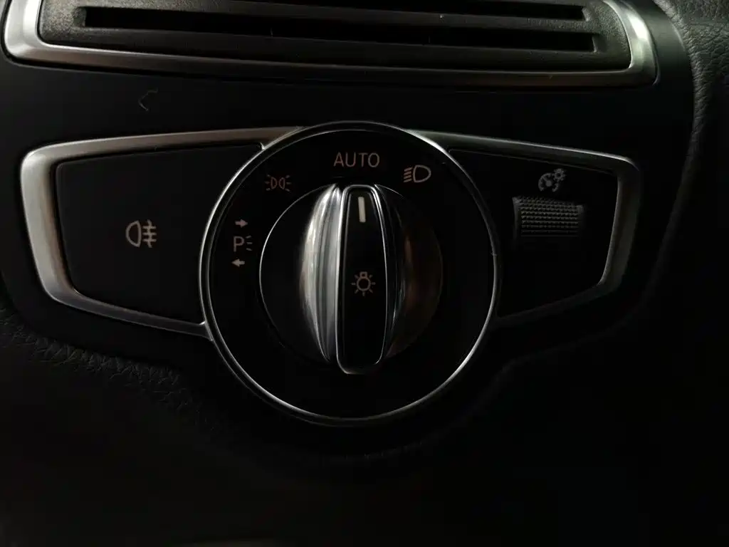 Mercedes-Benz GLC 2017 — фото 21