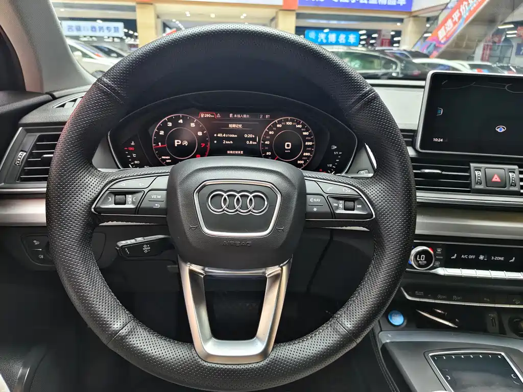 Audi Q5L 2021 — фото 11