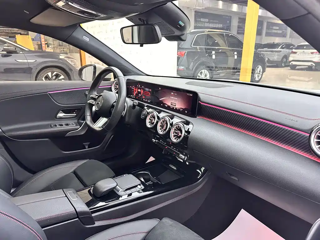 Mercedes-Benz A-Class 2023 — фото 7