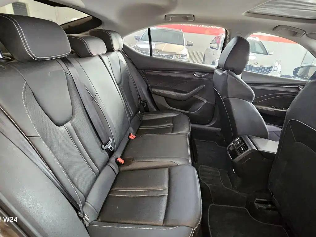 Skoda Octavia 2022 — фото 19