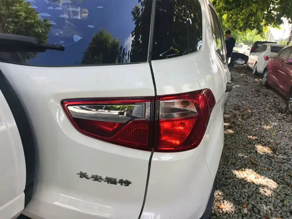 Ford EcoSport 2019 — фото 8