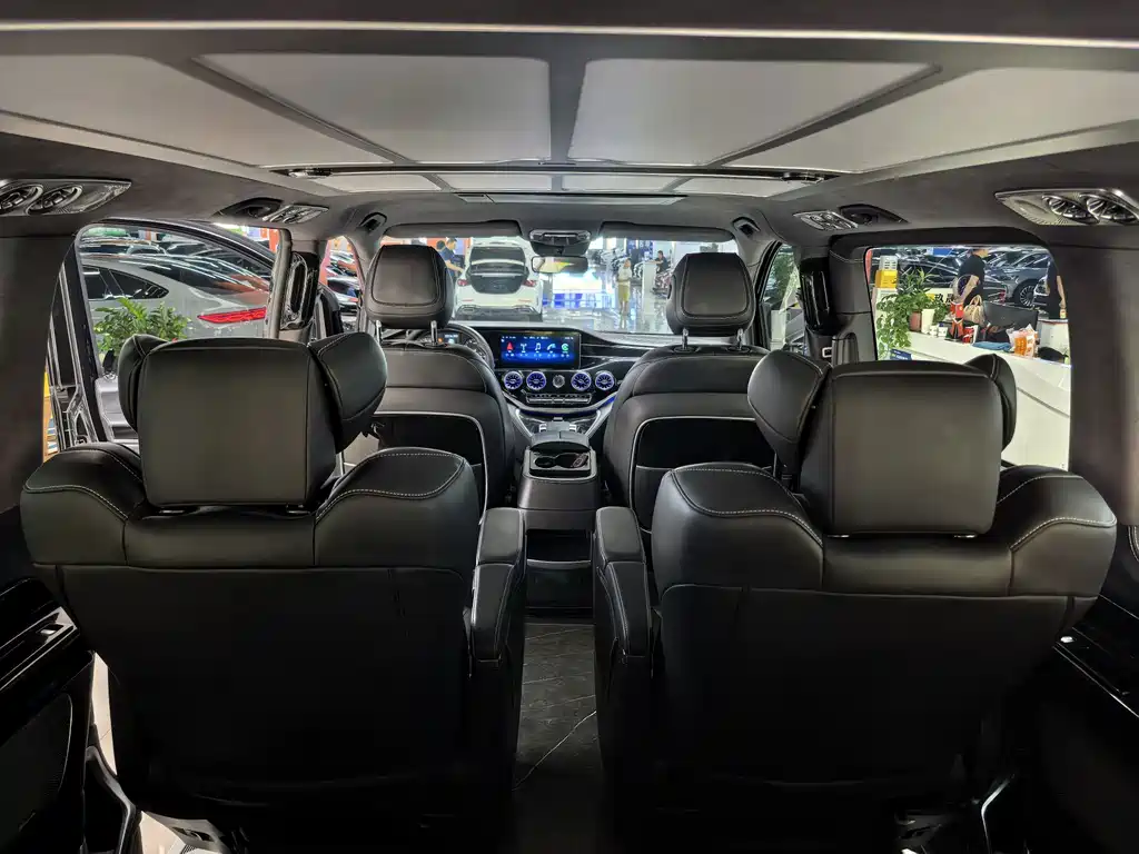 Mercedes-Benz Vito 2023 — фото 13