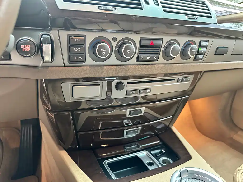 BMW 7 Series 2008 — фото 16