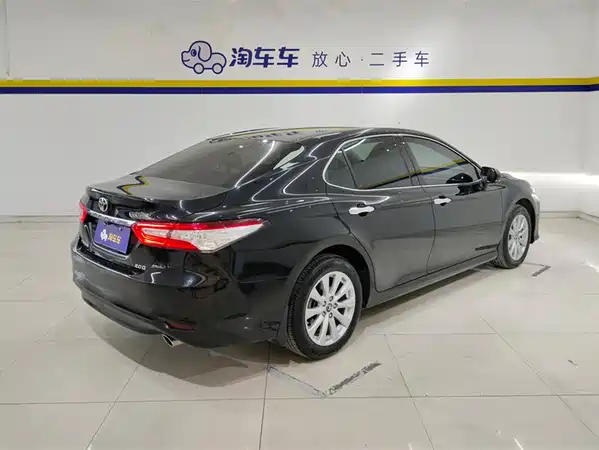 Toyota Camry 2019