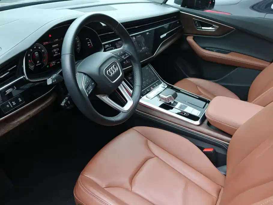 Audi Q7 2024 — фото 11