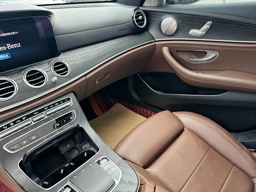 Mercedes-Benz E-Class 2020 — фото 11