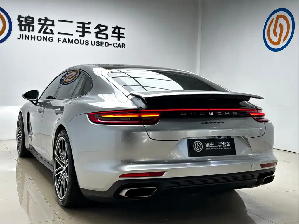 Porsche Panamera 2017 — фото 25