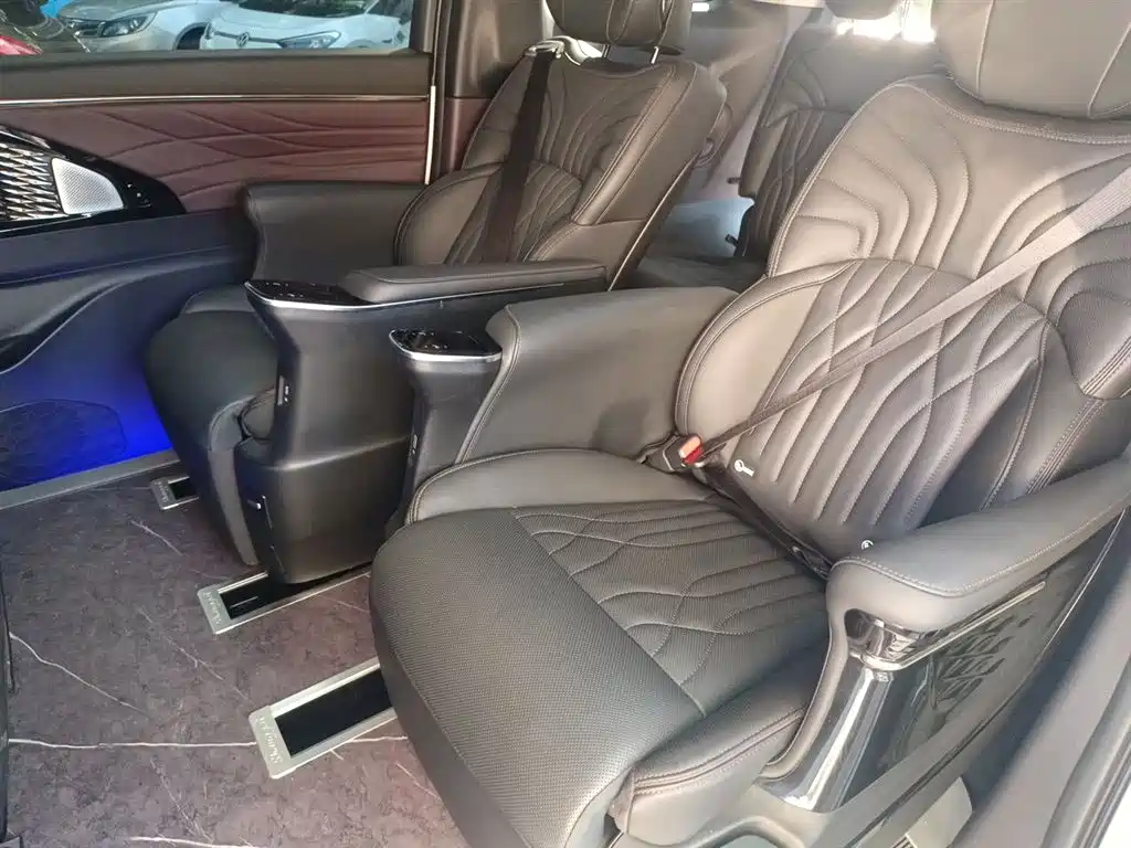 GAC Motor Trumpchi M8 2024 — фото 18