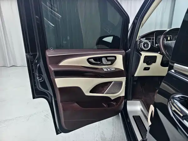 Mercedes-Benz Vito 2024