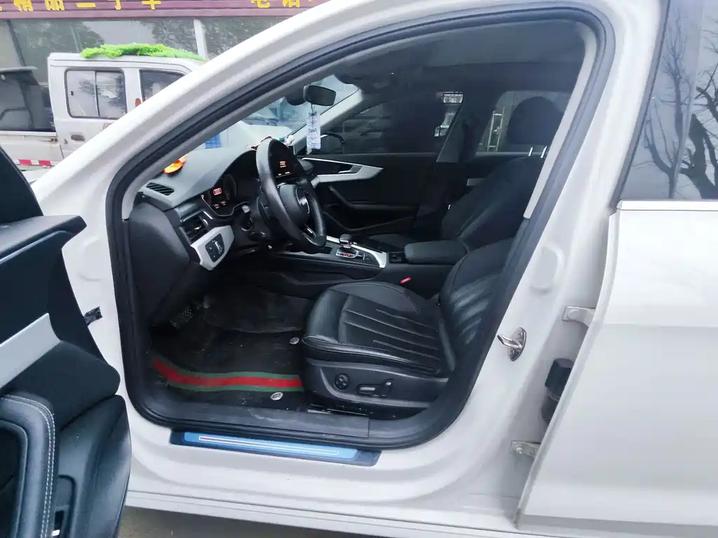 Audi A4L 2021