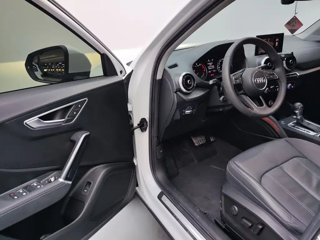 Audi Q2L 2021