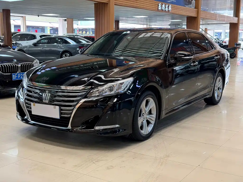 Toyota Crown 2018