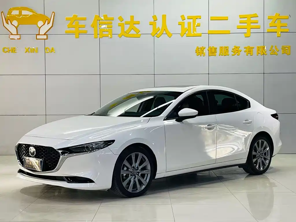 Mazda 3 Axela 2024 — фото 1