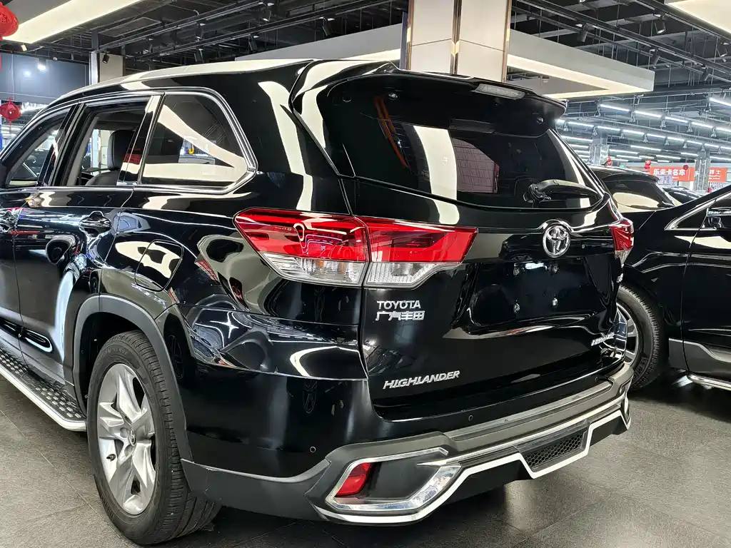 Toyota Highlander 2018 — фото 6