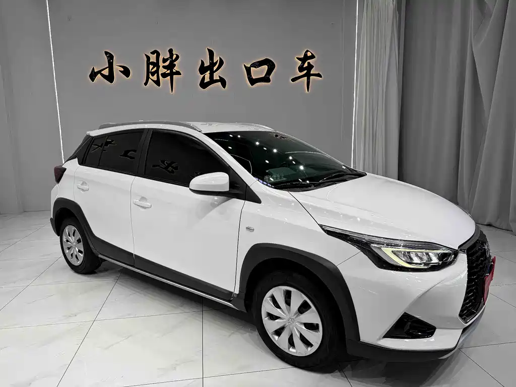 Toyota Yaris L 2023 — фото 9