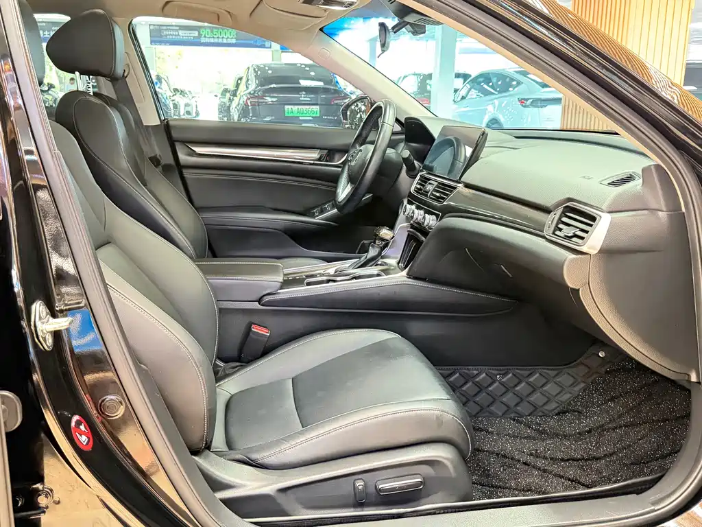 Honda Accord 2023 — фото 10