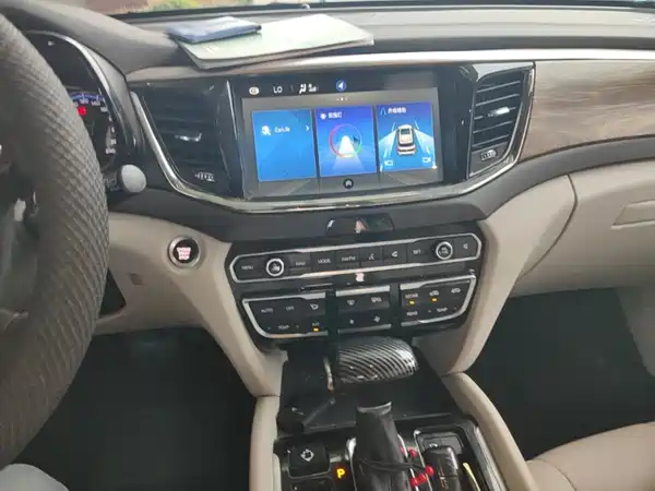 GAC Trumpchi GS8 2017