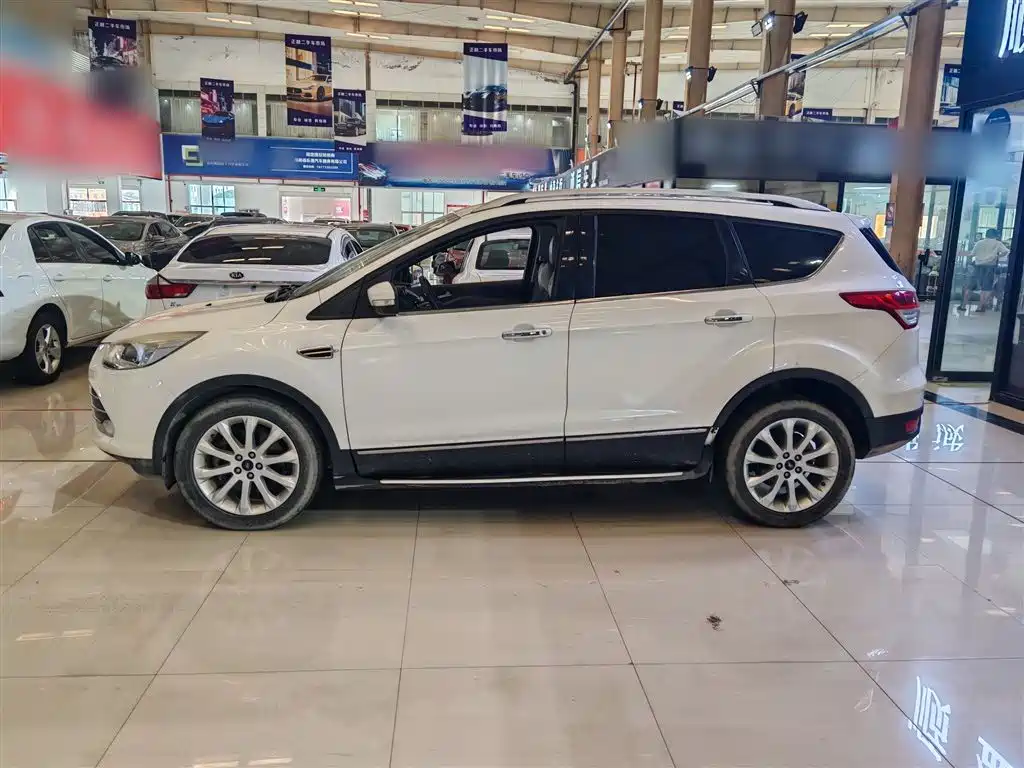 Ford Kuga 2014 — фото 11